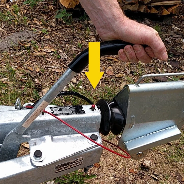 Denk bij GEremde aanhangers om de handrem!